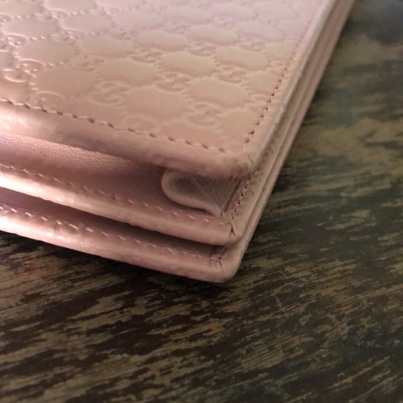 GUCCI Microguccissima Crossbody Wallet π - Picture 7 of 10